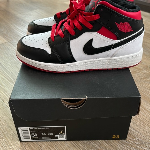 Air Jordan 1 Mid (GS)